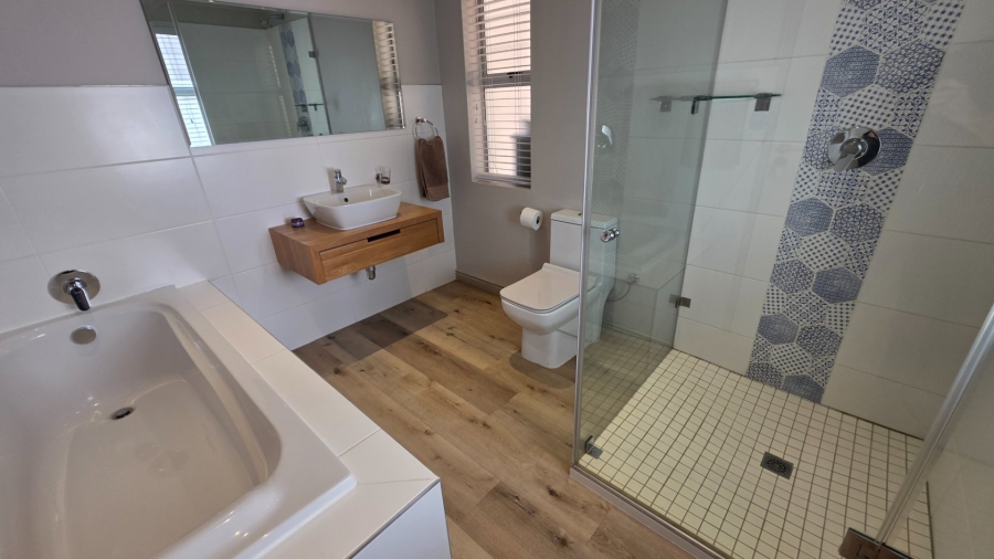 4 Bedroom Property for Sale in Hartenbos Heuwels Western Cape